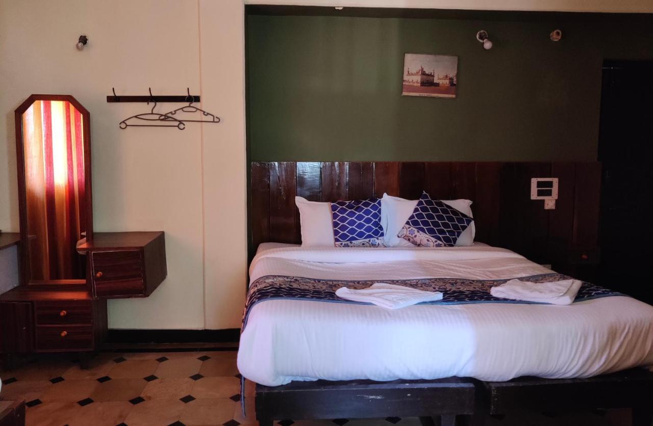 Hotel Caveri Comfort Inn Мадикери Экстерьер фото