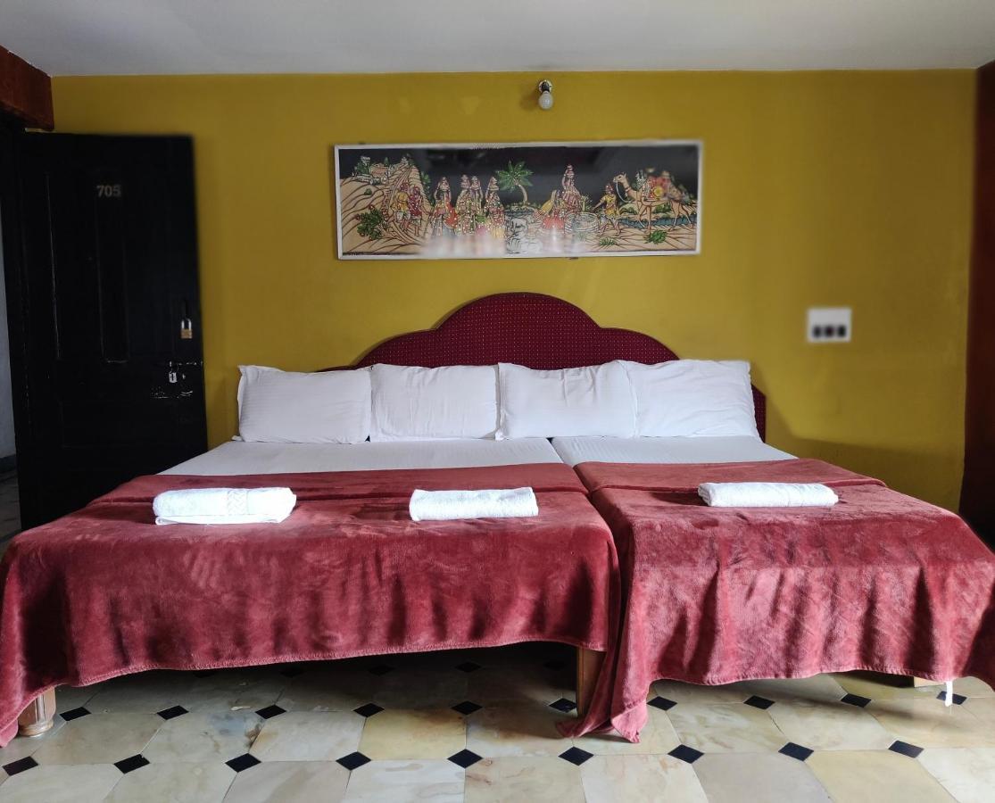 Hotel Caveri Comfort Inn Мадикери Экстерьер фото