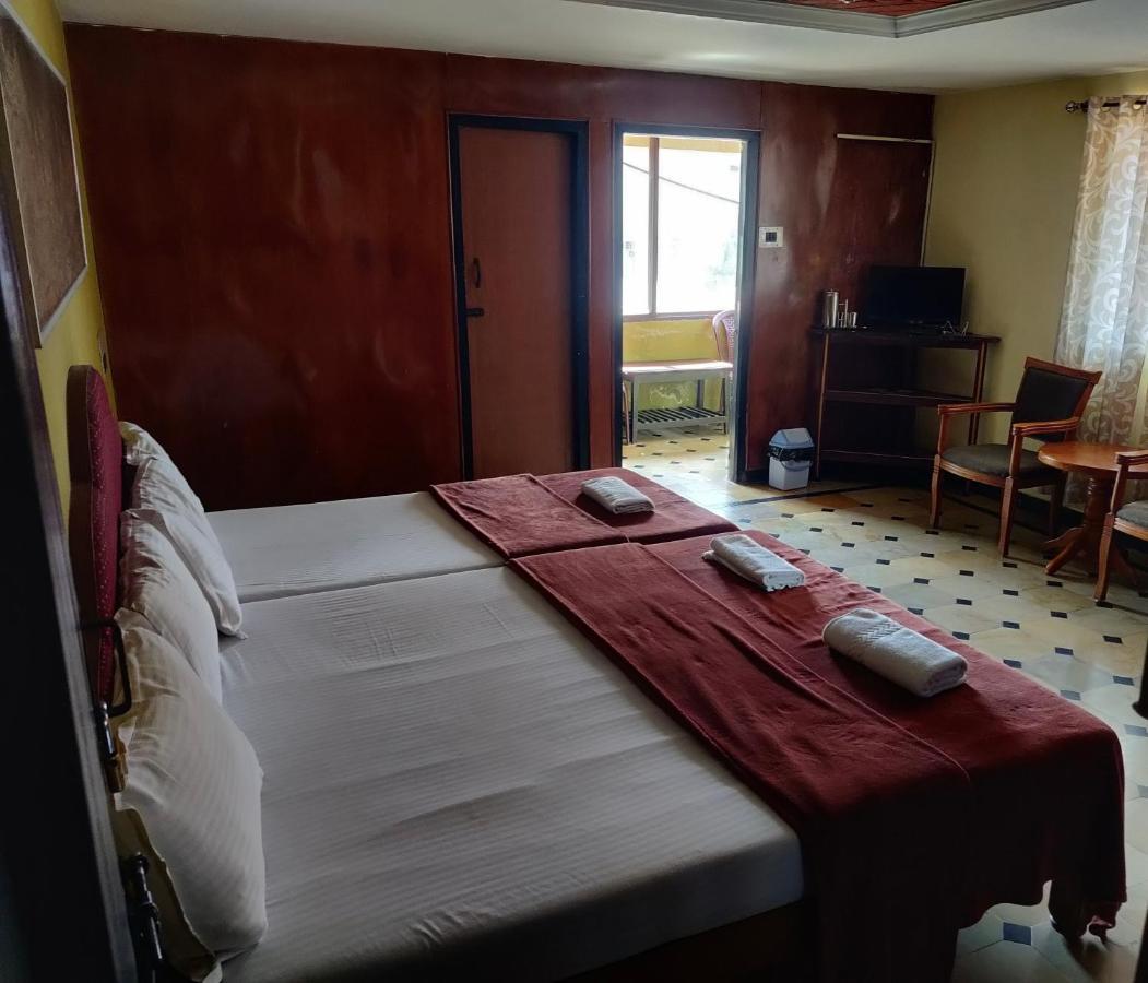 Hotel Caveri Comfort Inn Мадикери Экстерьер фото
