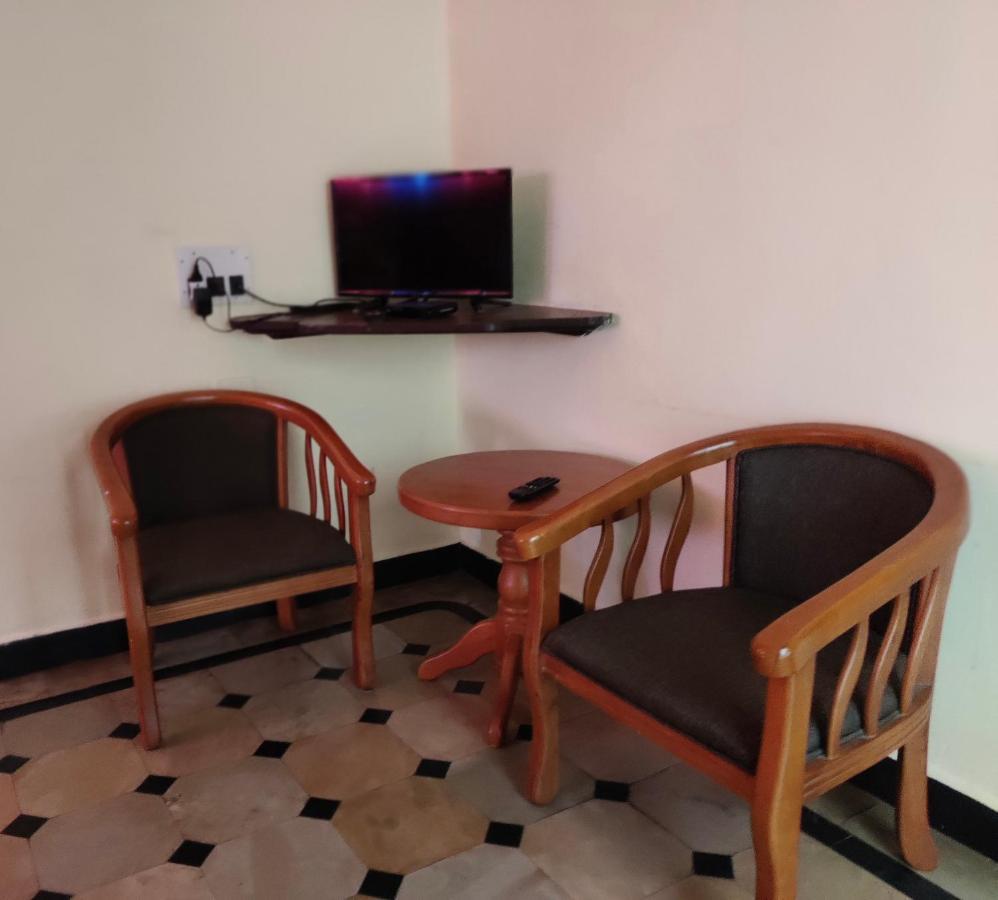 Hotel Caveri Comfort Inn Мадикери Экстерьер фото