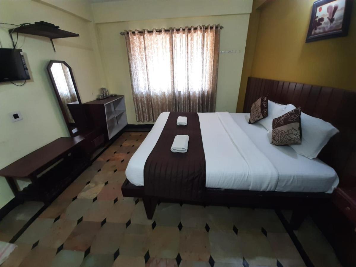 Hotel Caveri Comfort Inn Мадикери Экстерьер фото