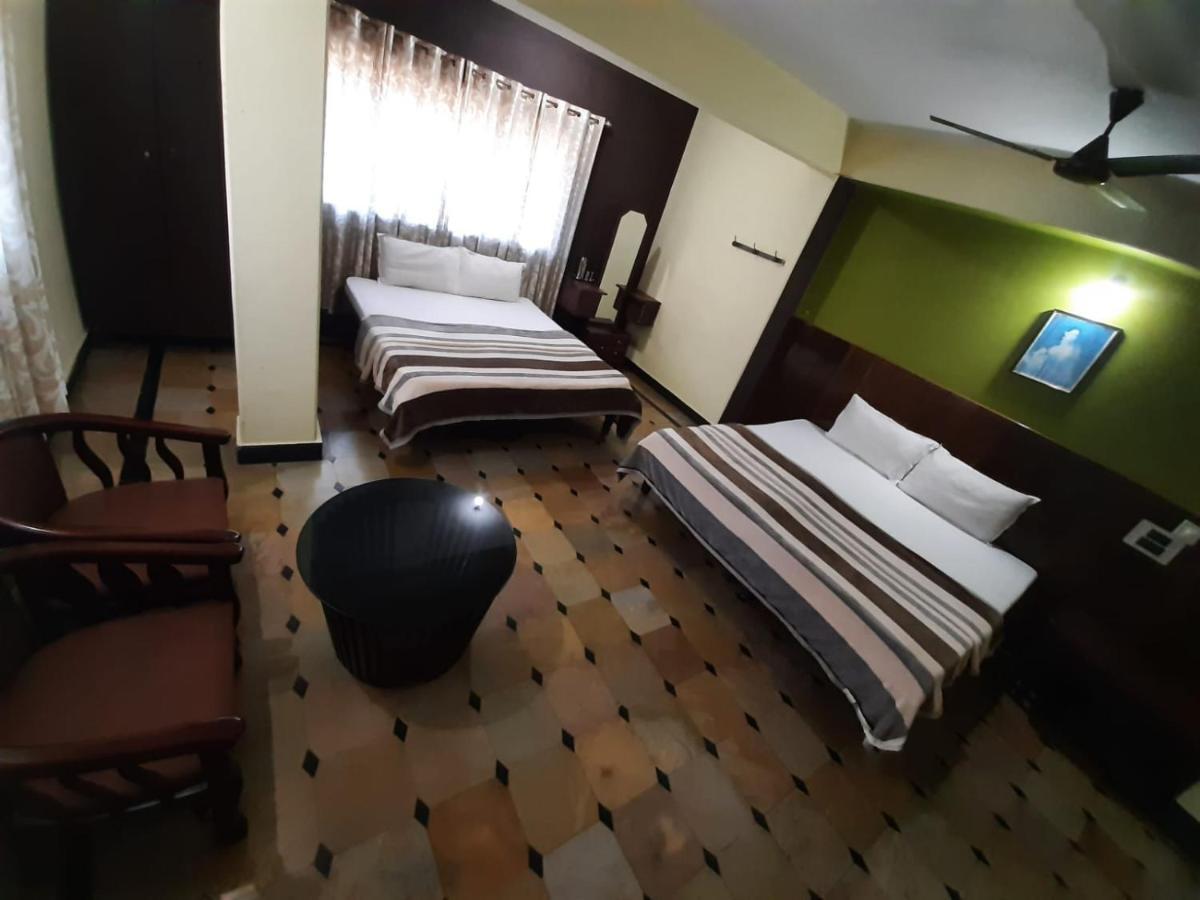 Hotel Caveri Comfort Inn Мадикери Экстерьер фото