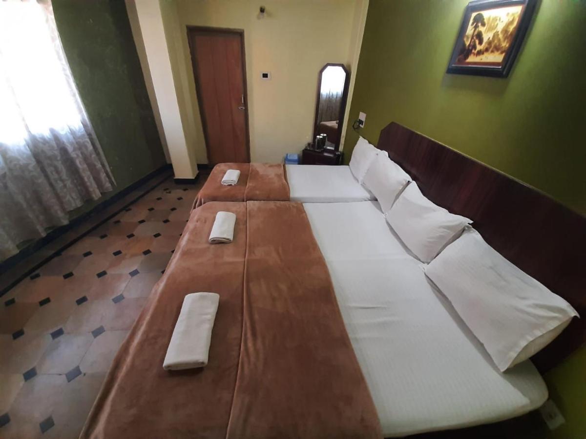 Hotel Caveri Comfort Inn Мадикери Экстерьер фото