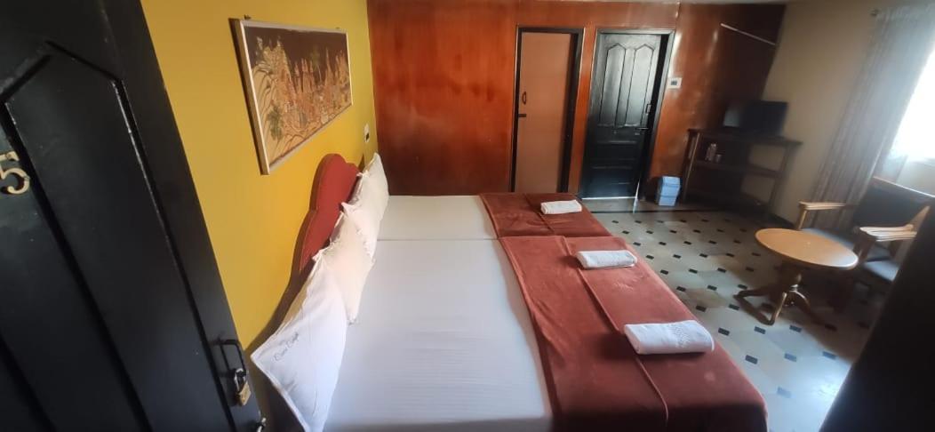 Hotel Caveri Comfort Inn Мадикери Экстерьер фото